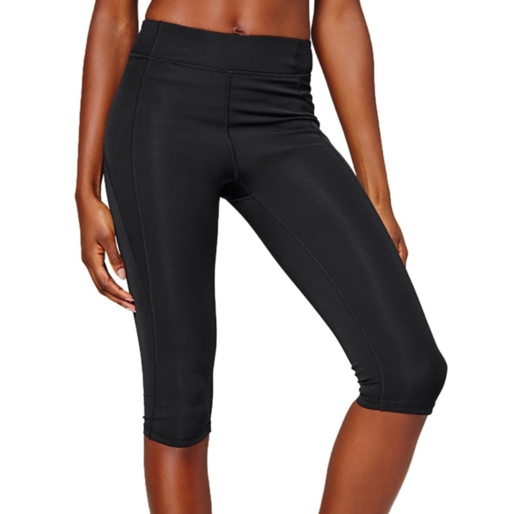 NEW Ivy Park Capri Workout Athletic Leggings